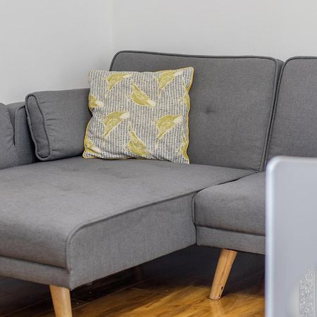 1 Bed Apartment Central Hamilton Free Wifi With Great Transport Links To Glasgow Екстериор снимка